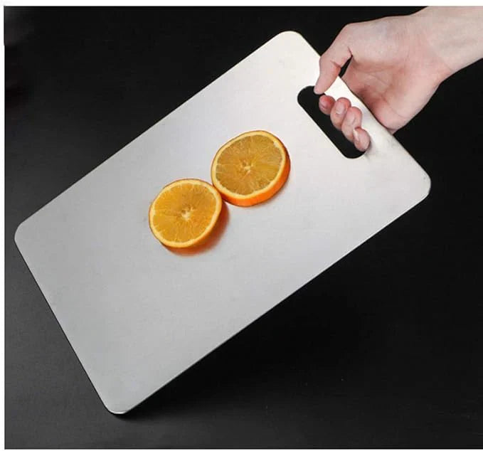 𝙇𝙪𝙭𝙚𝙣𝙚𝙨𝙩™ Titanium Cutting Board - لوح تقطيع التيتانيوم